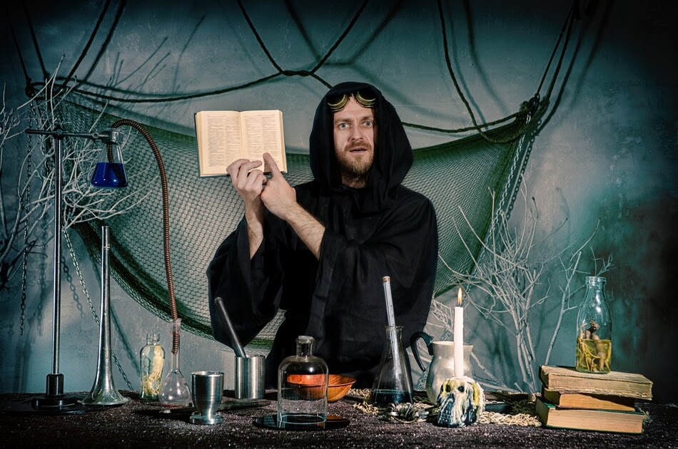 Online Witchcraft Specialist Your Solution to Life's Challenges